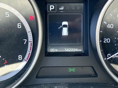 Used 2017 Hyundai Santa Fe SE w/ Cargo Package FWD image 27