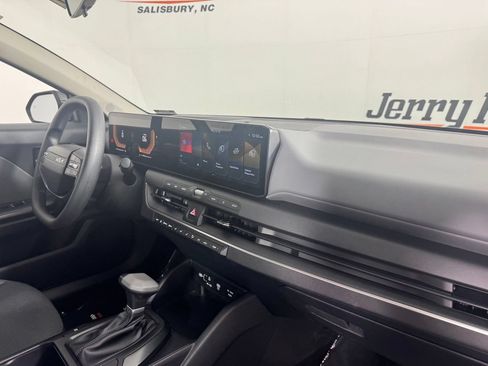 Used 2025 Kia K4 FWD image 30