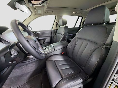 Used 2022 BMW X7 xDrive40i w/ Premium Package image 12