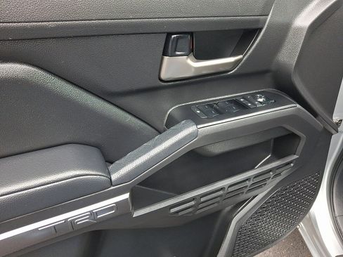 Used 2025 Toyota Tacoma TRD Off-Road image 12