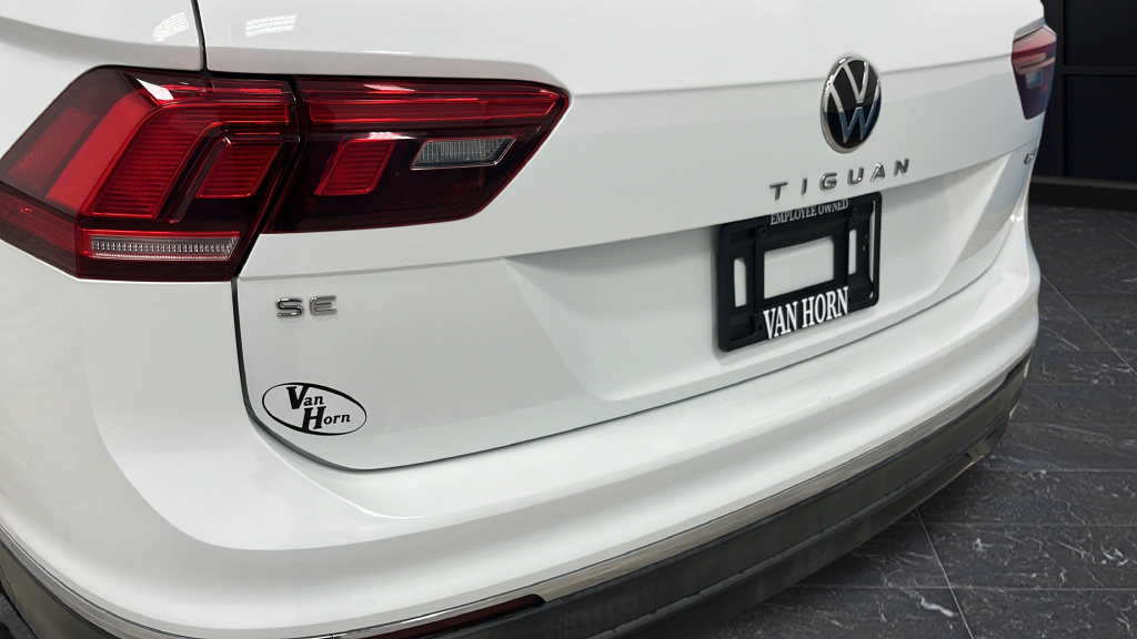 Used 2022 Volkswagen Tiguan SE AWD/4WD image 36