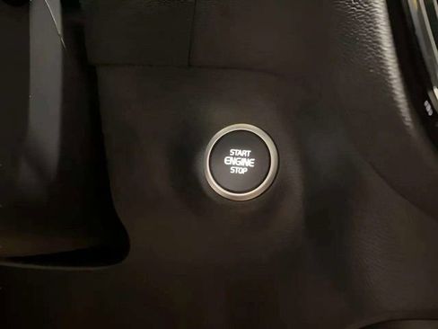Used 2025 Volvo XC40 B5 Plus AWD/4WD image 38