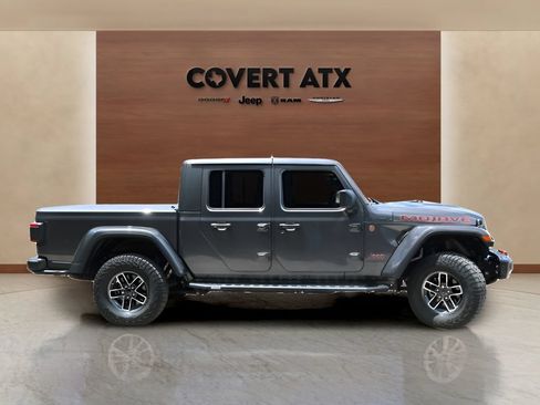Used 2024 Jeep Gladiator Mojave AWD/4WD image 6