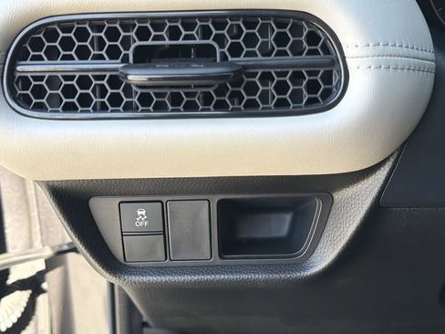 Used 2023 Honda HR-V LX image 14