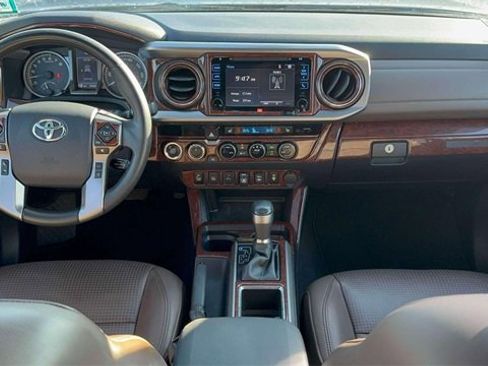 Used 2018 Toyota Tacoma Limited image 12