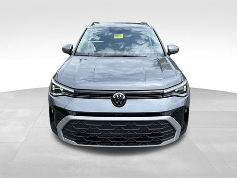New 2026 Volkswagen Taos SE FWD image 3