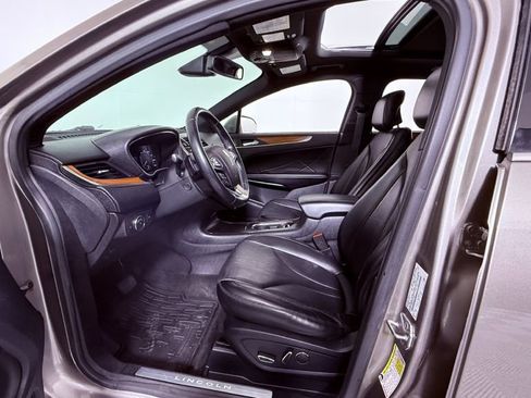 Used 2017 Lincoln MKC Reserve w/ Lincoln MKC Climate Package image 8