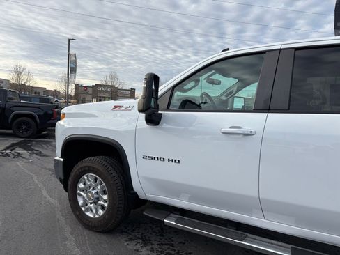 Used 2023 Chevrolet Silverado 2500 LT w/ Convenience Package image 6