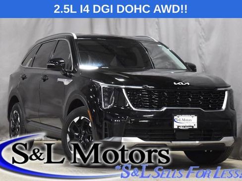 Used 2024 Kia Sorento S image 1