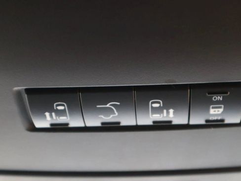 Used 2017 Dodge Grand Caravan GT image 26