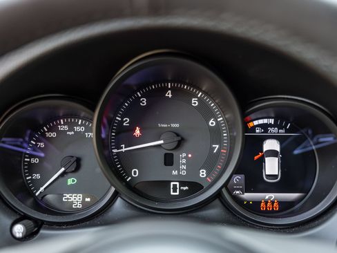 Certified 2026 Porsche Macan AWD/4WD image 21