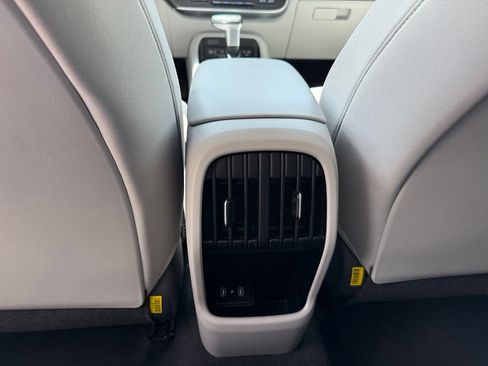Used 2025 Hyundai Kona SEL FWD image 29