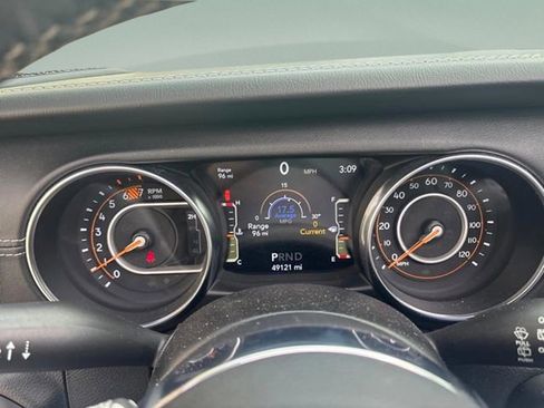 Used 2021 Jeep Wrangler Unlimited Sahara AWD/4WD image 13