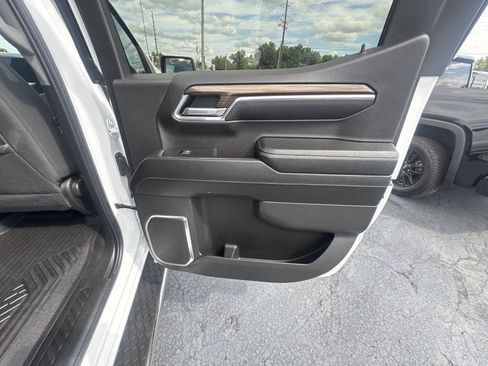 Used 2023 Chevrolet Silverado 1500 LT AWD/4WD image 15