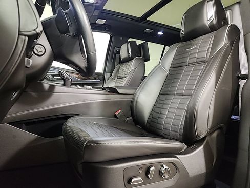 Used 2021 Cadillac Escalade Premium Luxury Platinum AWD/4WD image 10