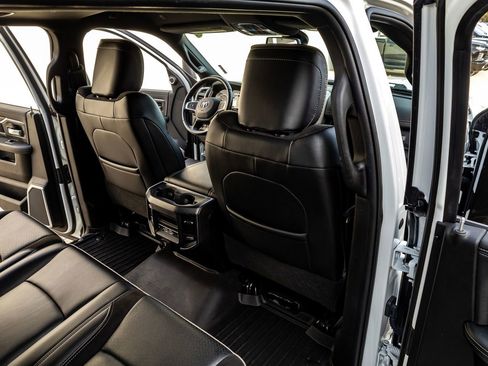 Used 2024 RAM 3500 Laramie w/ Night Edition image 32