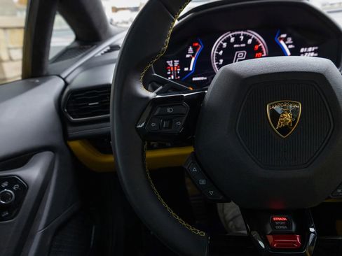 Used 2024 Lamborghini Huracan EVO image 60