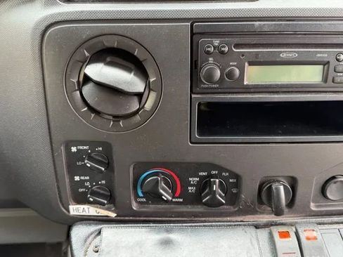 Used 2013 Ford E-350 and Econoline 350 Super Duty w/ Shuttle Bus Prep Pkg RWD image 25