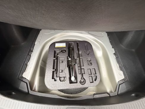 Used 2024 Toyota Corolla LE image 21