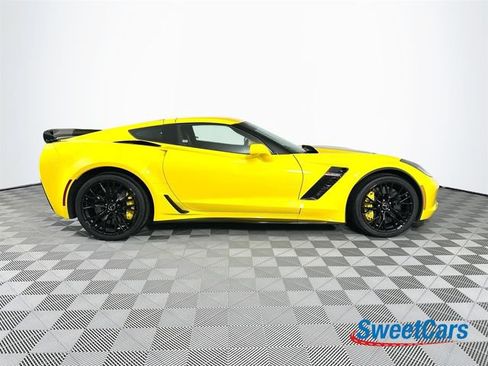 Used 2015 Chevrolet Corvette Z06 w/ 3LZ Preferred Equipment Group RWD image 8