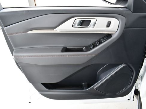 New 2026 Ford Explorer Active w/ Active Comfort Package image 27