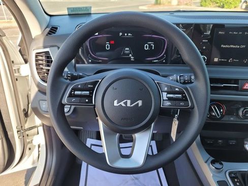 New 2026 Kia Seltos LX image 12