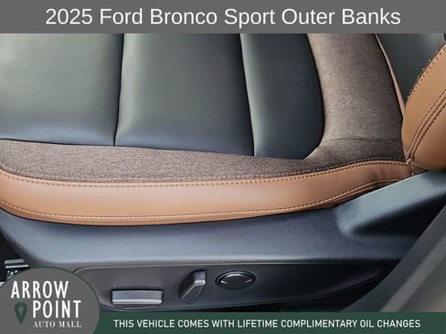 Used 2025 Ford Bronco Sport Outer Banks AWD/4WD image 23