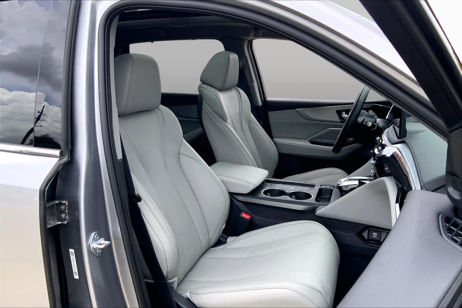 Used 2026 Acura MDX w/ Technology Package FWD image 9