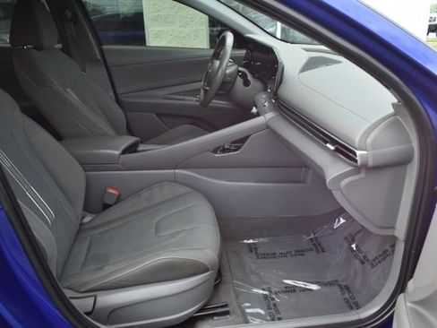 Used 2023 Hyundai Elantra SEL w/ Convenience Package FWD image 38