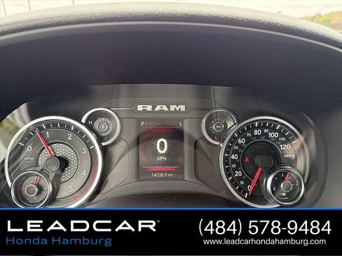 Used 2024 RAM 2500 Tradesman w/ Chrome Appearance Group AWD/4WD image 14