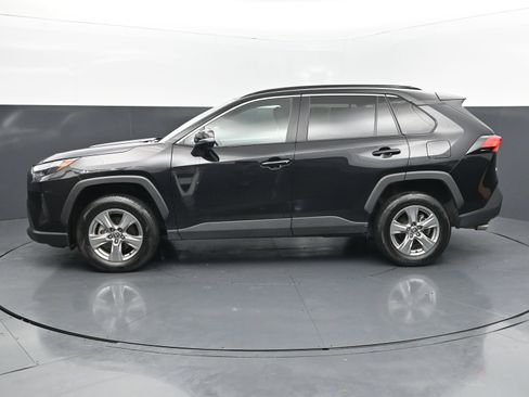 Used 2025 Toyota RAV4 XLE FWD image 2