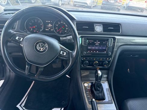 Used 2017 Volkswagen Passat 1.8T SE FWD image 12