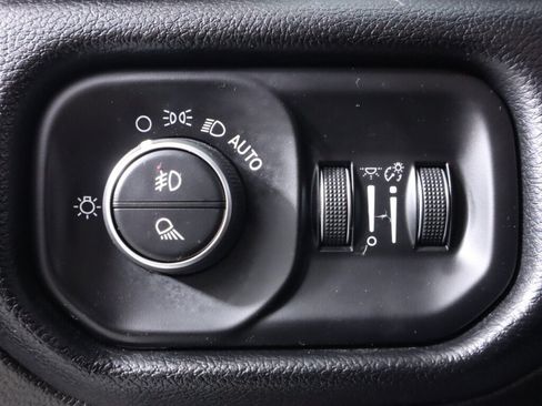 Used 2019 RAM 1500 Big Horn AWD/4WD image 10