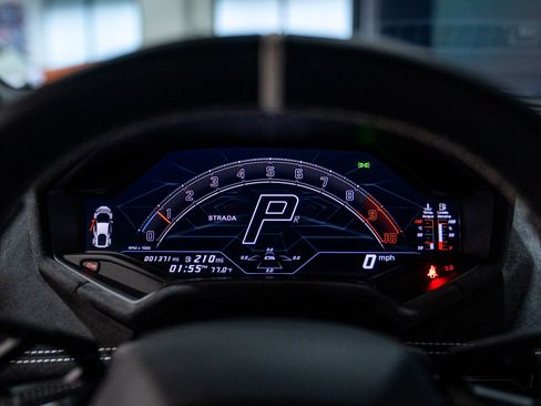 Used 2023 Lamborghini Huracan Tecnica image 24