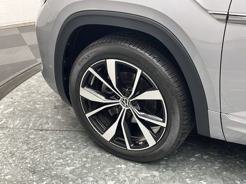 Used 2024 Volkswagen Atlas SEL Premium R-Line AWD/4WD image 38