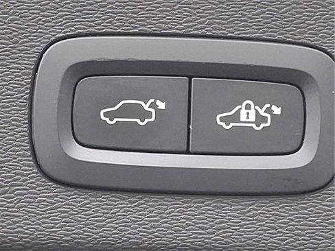 Certified 2023 Volvo C40 P8 Recharge Plus image 22