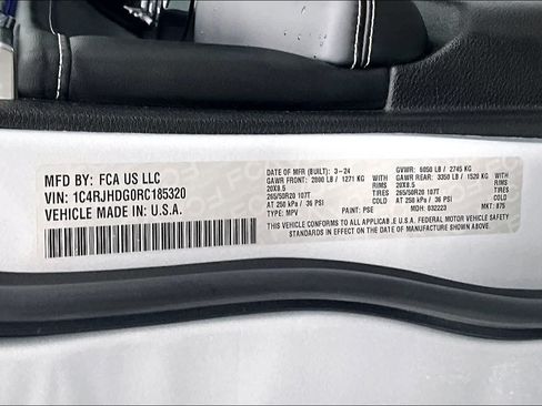 Used 2024 Jeep Grand Cherokee Overland AWD/4WD image 21
