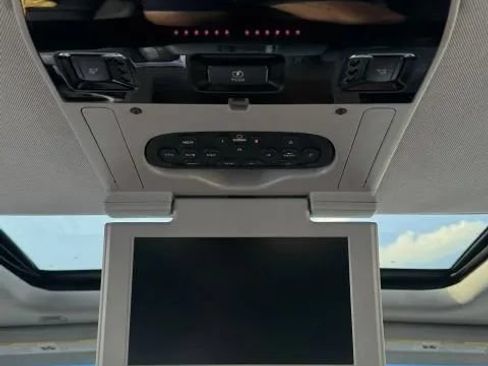 Used 2016 Chevrolet Suburban LTZ AWD/4WD image 40