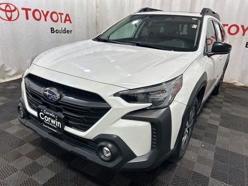 Used 2025 Subaru Outback Premium AWD/4WD image 3