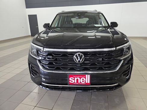 Used 2024 Volkswagen Atlas SEL Premium R-Line image 8