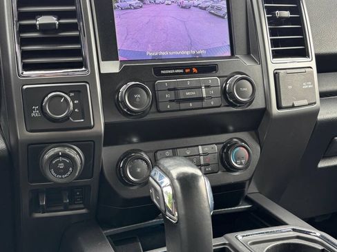 Used 2020 Ford F150 XLT w/ Equipment Group 302A Luxury AWD/4WD image 22