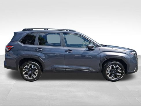 Used 2025 Subaru Forester Premium AWD/4WD image 7