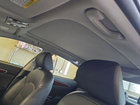 Used 2017 Kia Cadenza Premium w/ Luxury Package image 32