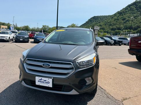 Used 2018 Ford Escape SE AWD/4WD image 2