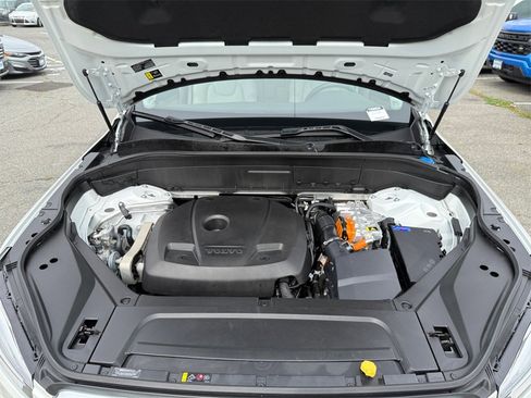 Used 2025 Volvo XC90 T8 Plus w/ Protection Package Premier image 23