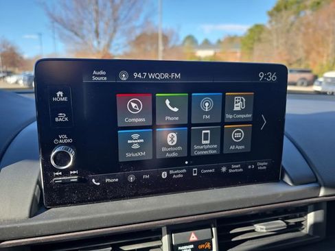 Used 2025 Honda Pilot TrailSport image 37