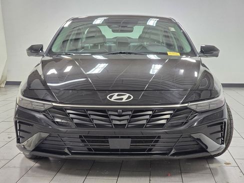 Used 2024 Hyundai Elantra Limited image 13