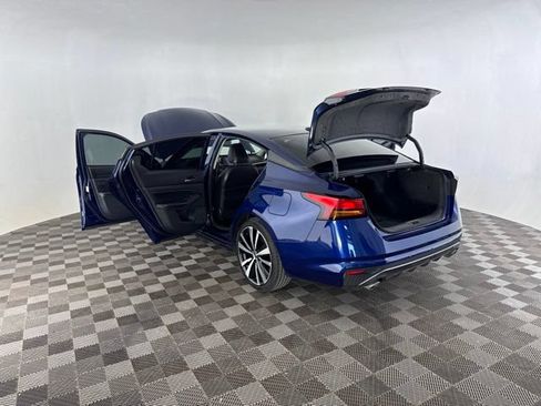 Used 2021 Nissan Altima 2.5 SR FWD image 16