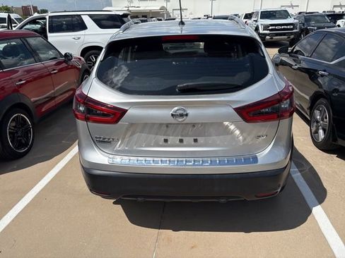 Used 2021 Nissan Rogue Sport SV image 4