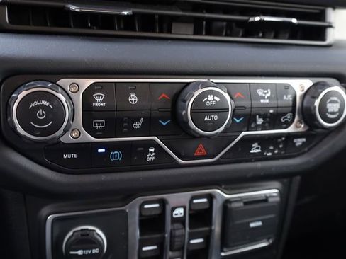 Certified 2025 Jeep Wrangler Unlimited Sahara image 19